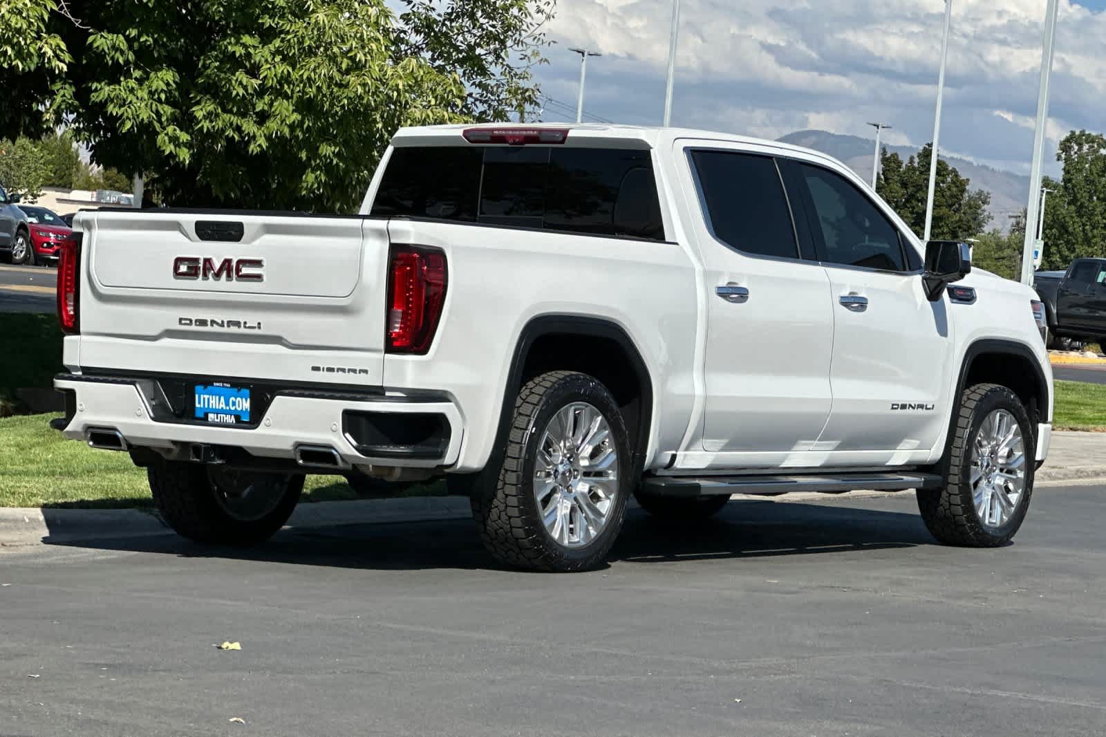 Used 2020 GMC Sierra 1500 Denali w/ Denali Premium Package AWD/4WD image 2