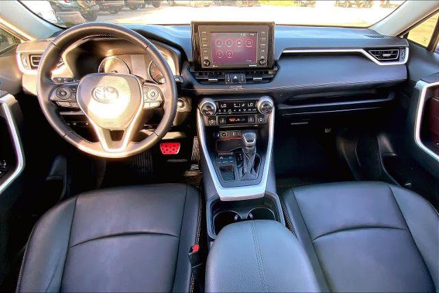 Used 2021 Toyota RAV4 XLE Premium image 15