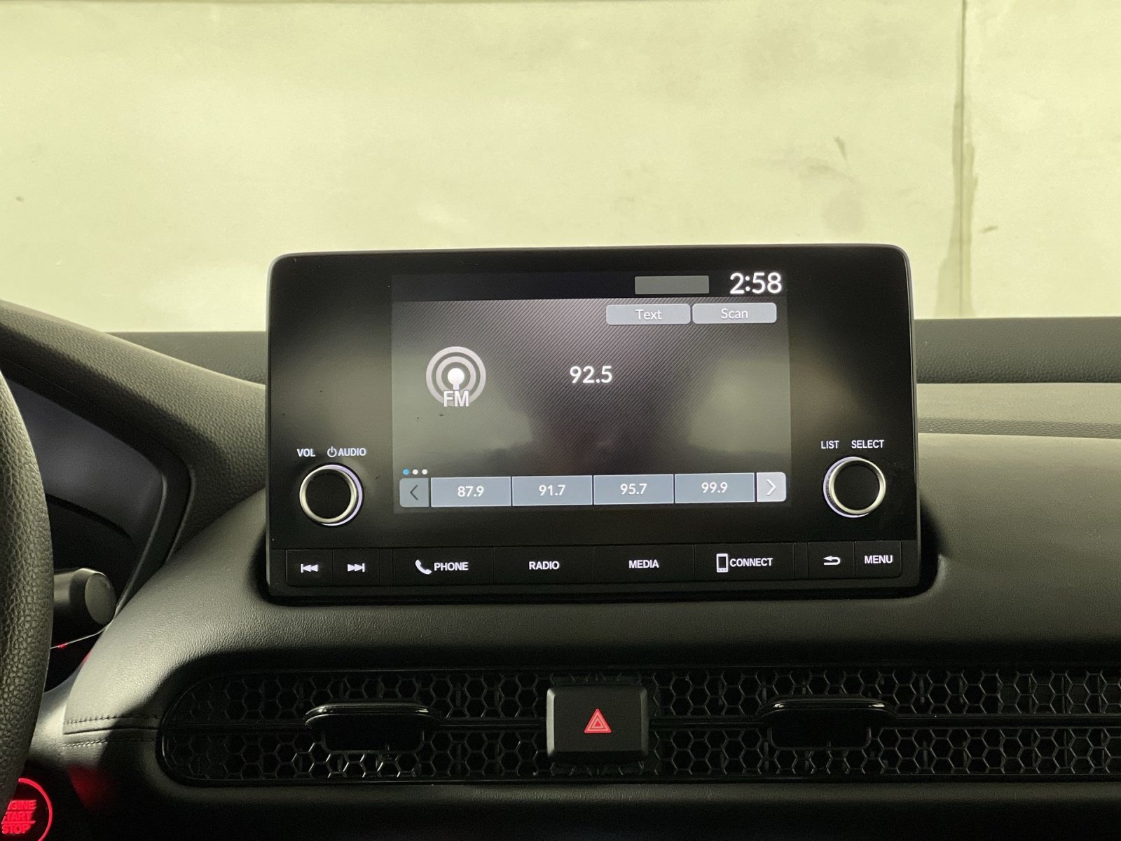 Used 2023 Honda HR-V LX image 18
