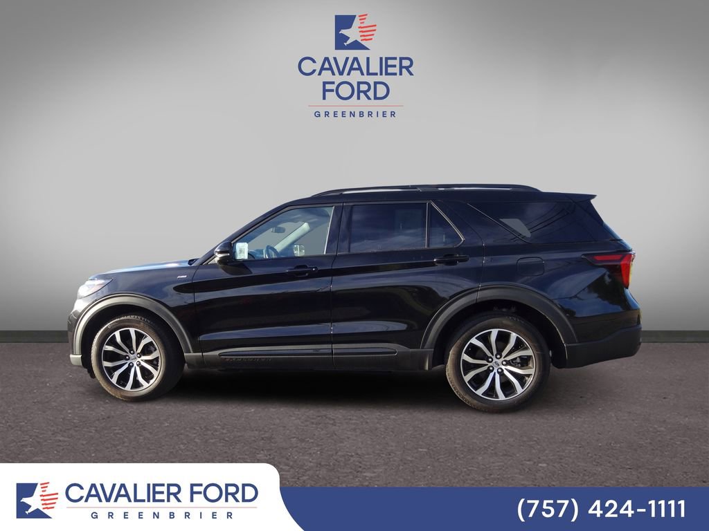 Certified 2025 Ford Explorer ST-Line AWD/4WD image 3