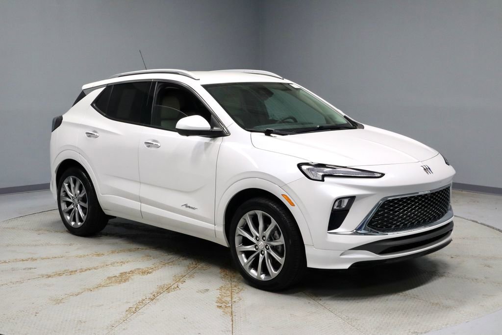 Used 2024 Buick Encore GX Avenir w/ Avenir Technology Package image 1