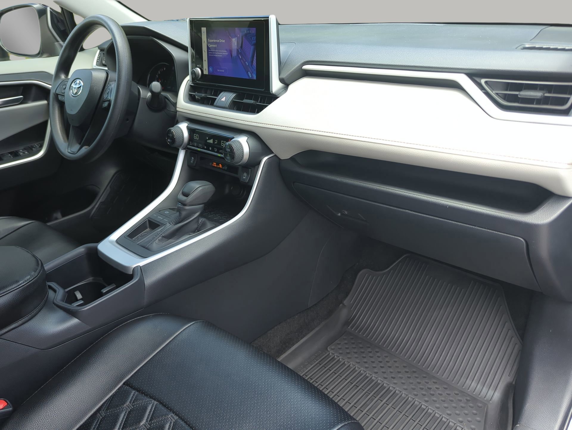 Used 2025 Toyota RAV4 XLE w/ Convenience Package FWD image 49