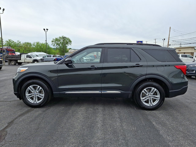 Certified 2023 Ford Explorer XLT w/ Equipment Group 202A AWD/4WD image 4