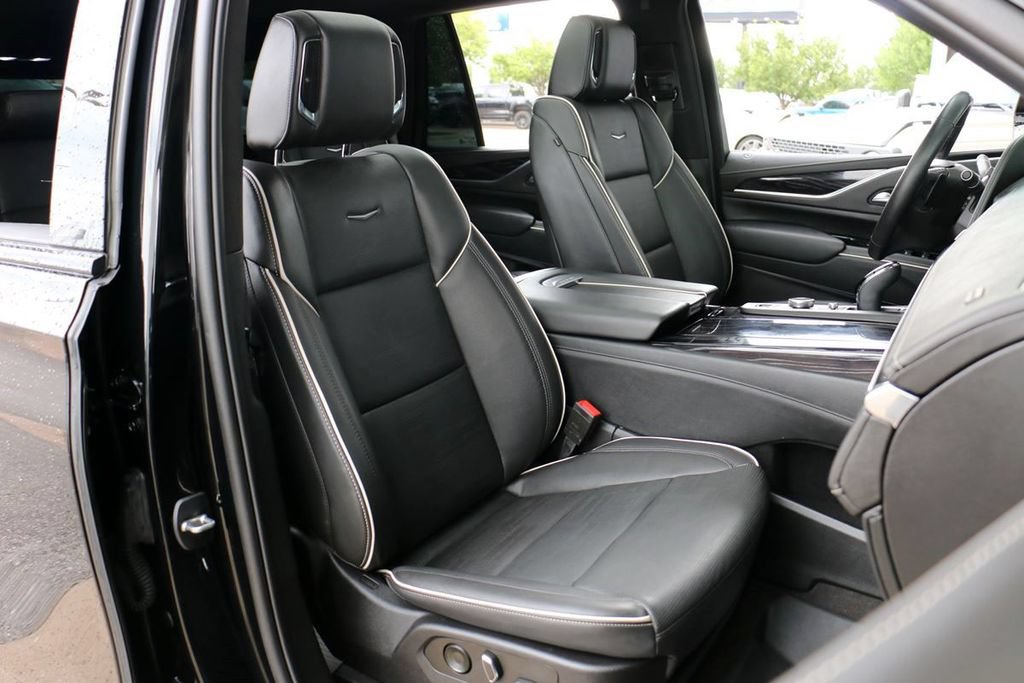 Used 2023 Cadillac Escalade Sport w/ LPO, ONYX Package AWD/4WD image 40
