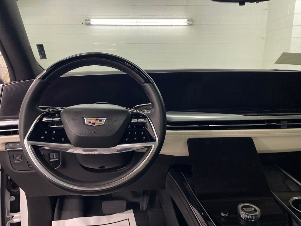 Used 2025 Cadillac Escalade Sport w/ Touring Package image 9