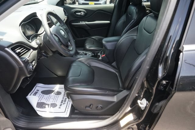 Used 2020 Jeep Cherokee Latitude Plus FWD image 9