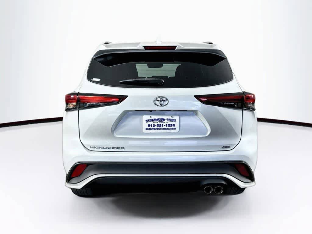 Used 2022 Toyota Highlander XSE FWD image 5