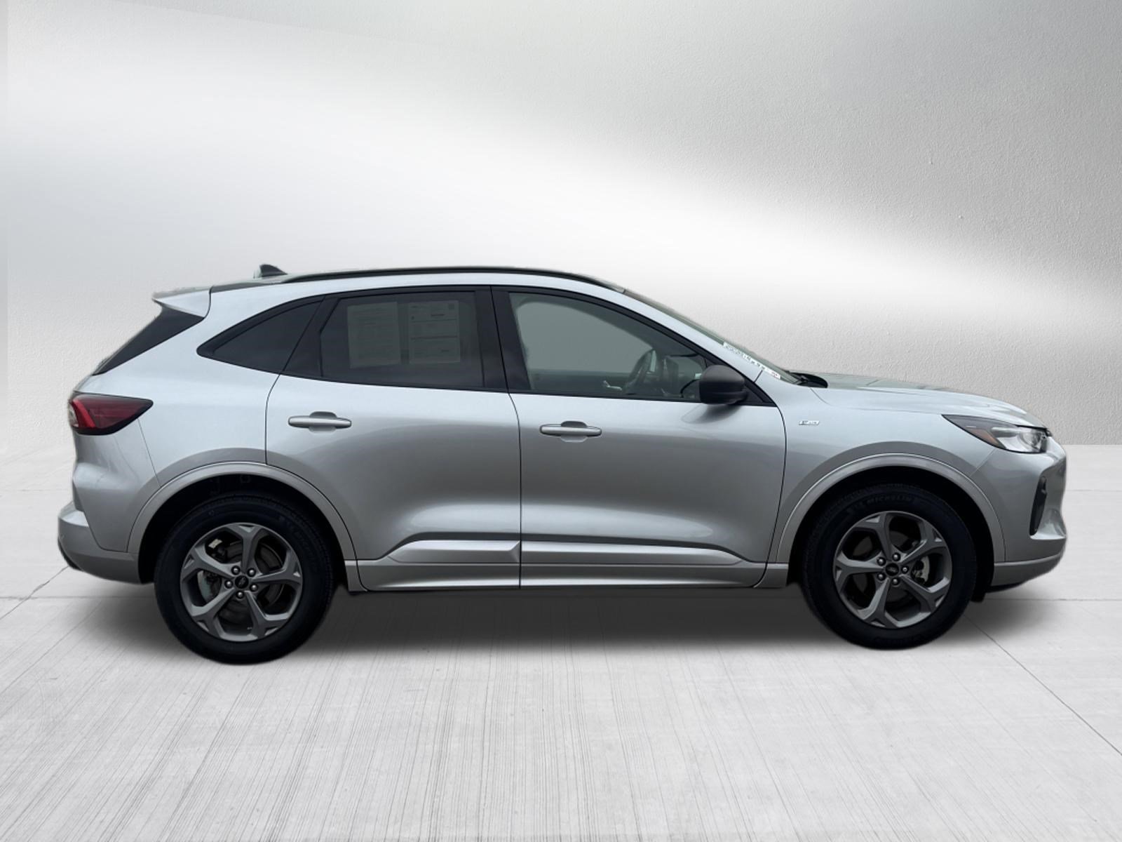 Certified 2023 Ford Escape ST-Line w/ Tech Pack #1 AWD/4WD image 3