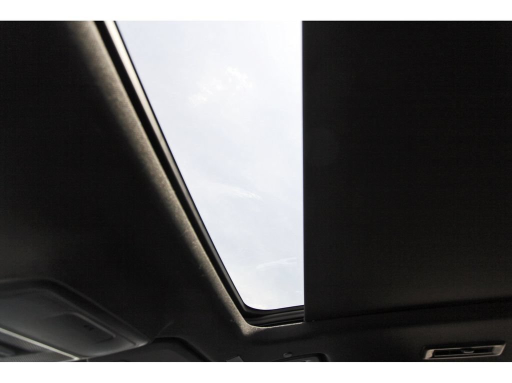 Used 2025 Chevrolet Traverse High Country w/ LPO, Floor Liner Package FWD image 26