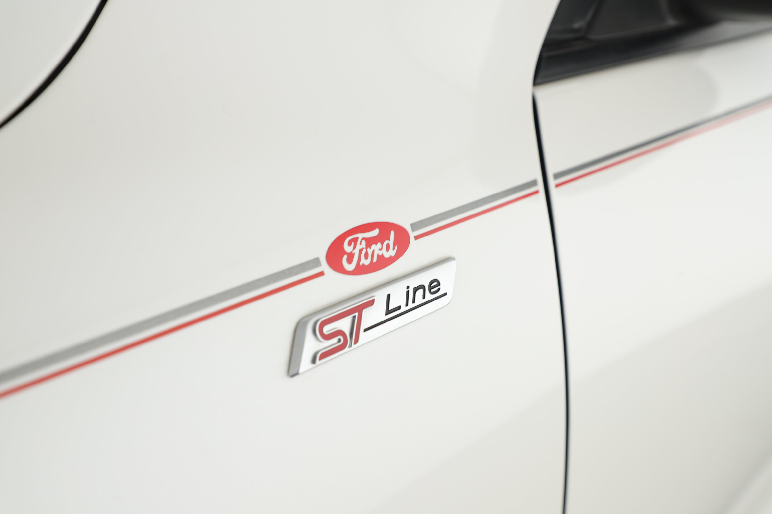 Certified 2024 Ford Escape ST-Line w/ Equipment Group 301A FWD image 16