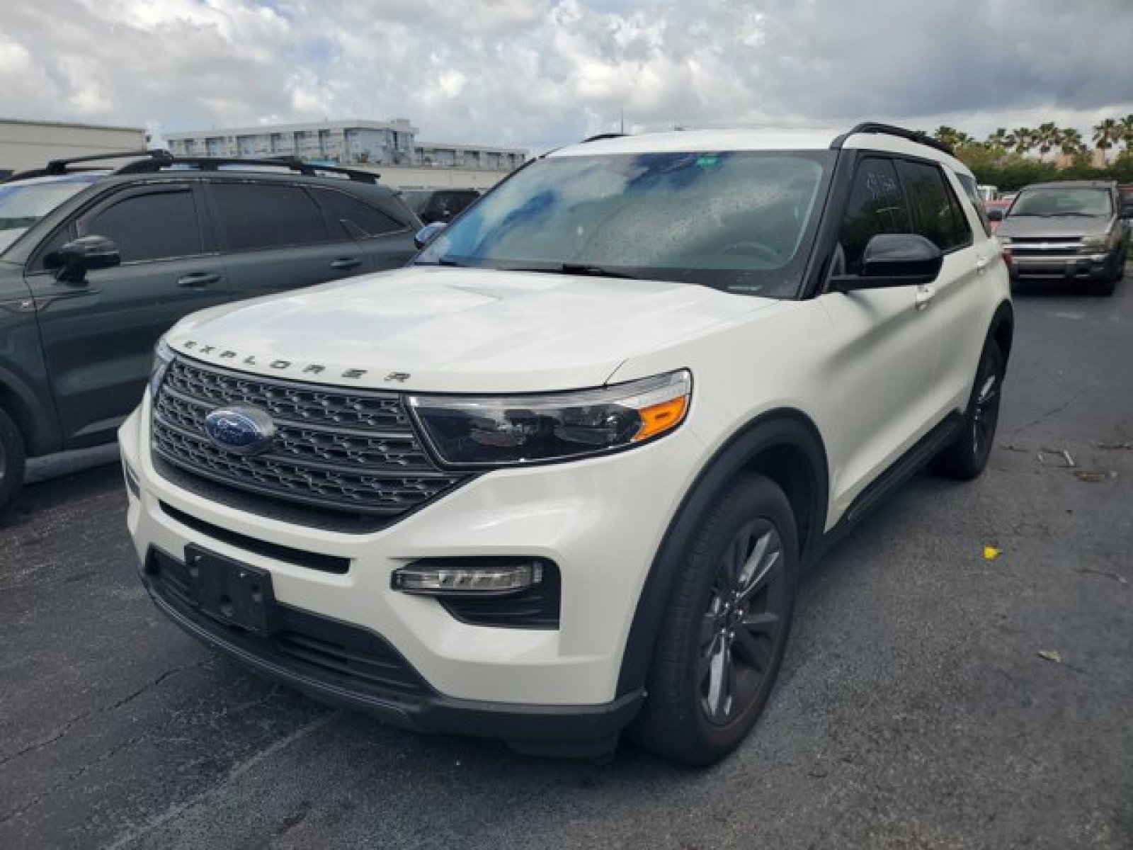 Certified 2023 Ford Explorer XLT w/ Equipment Group 202A RWD image 2
