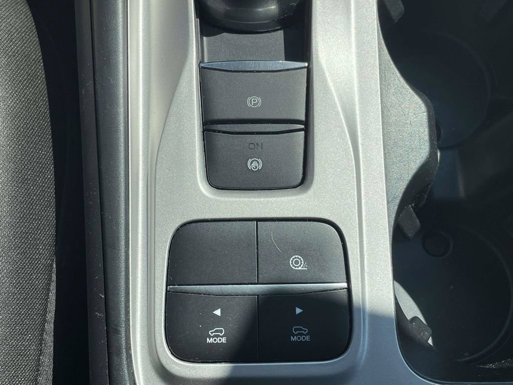 Certified 2023 Ford Explorer XLT RWD image 24