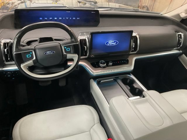 Certified 2025 Ford Expedition Platinum AWD/4WD image 10