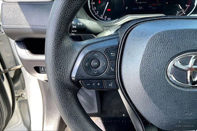 Used 2024 Toyota RAV4 XLE FWD image 17