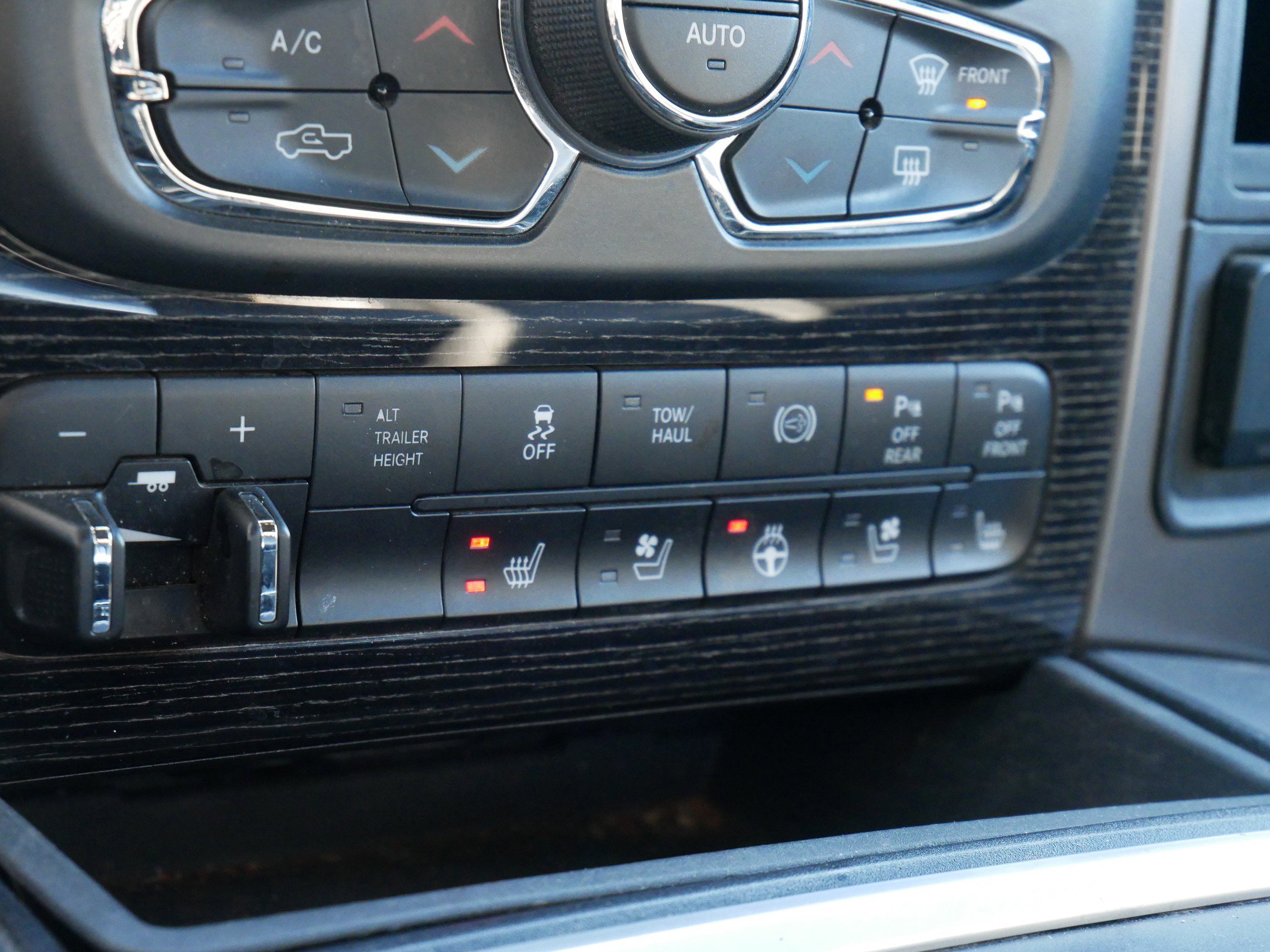 Used 2018 RAM 2500 Limited image 25