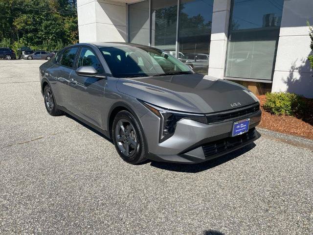 Used 2025 Kia K4 FWD image 2