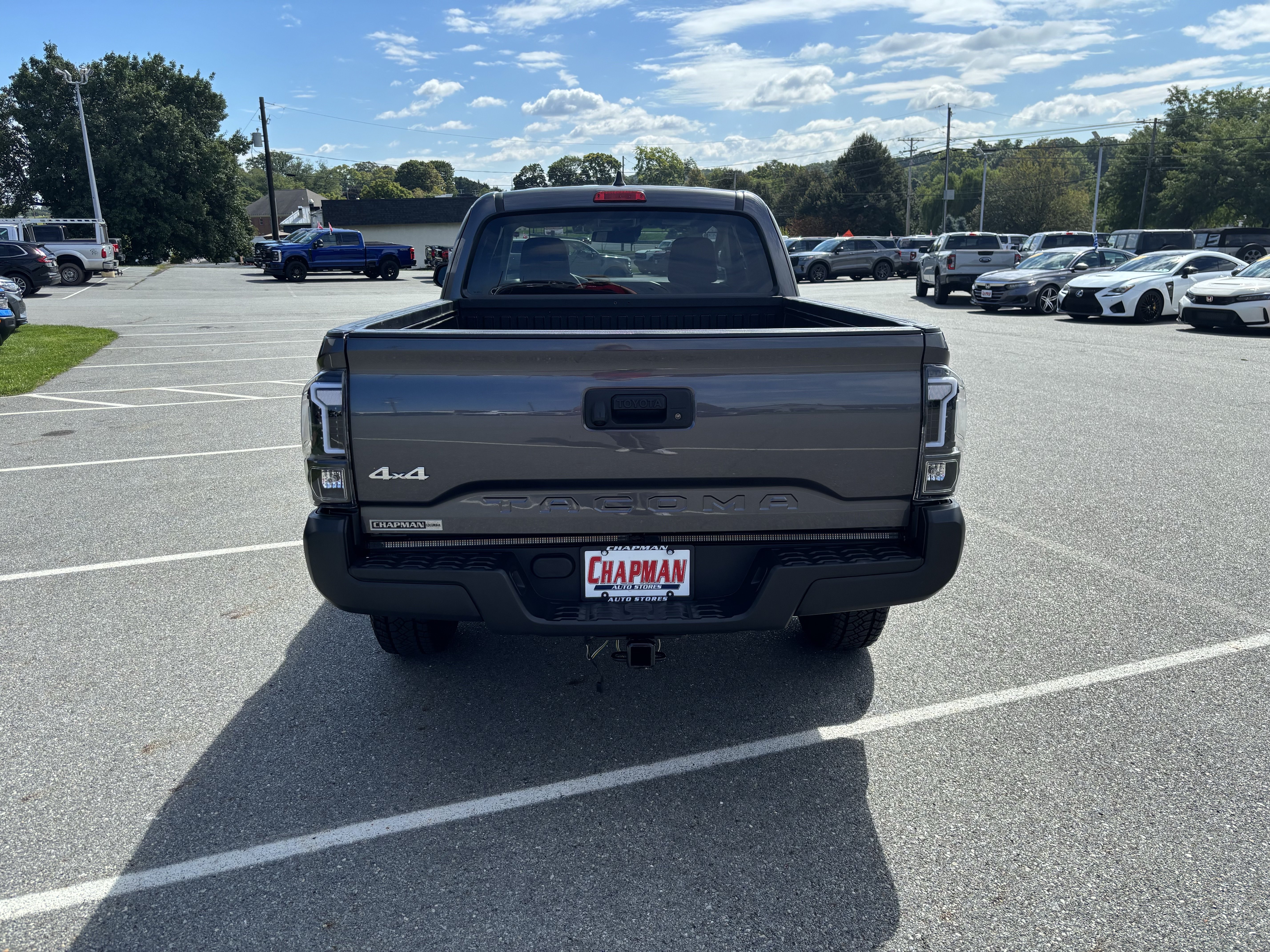 Used 2022 Toyota Tacoma SR AWD/4WD image 6