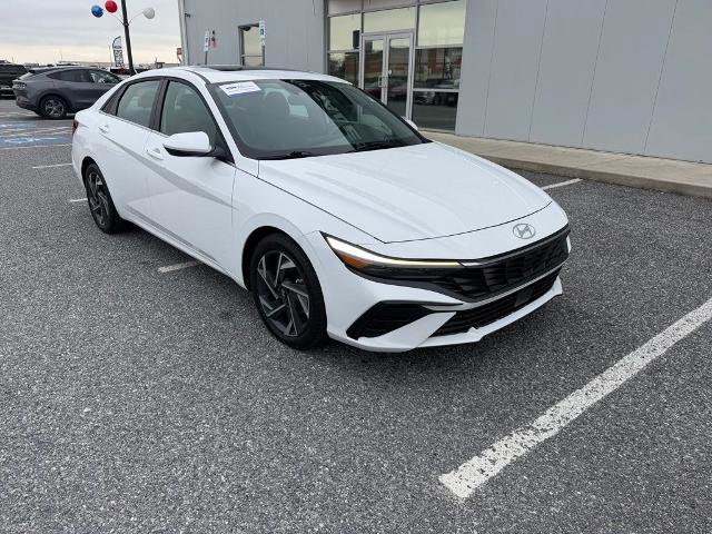 Used 2025 Hyundai Elantra SEL image 7