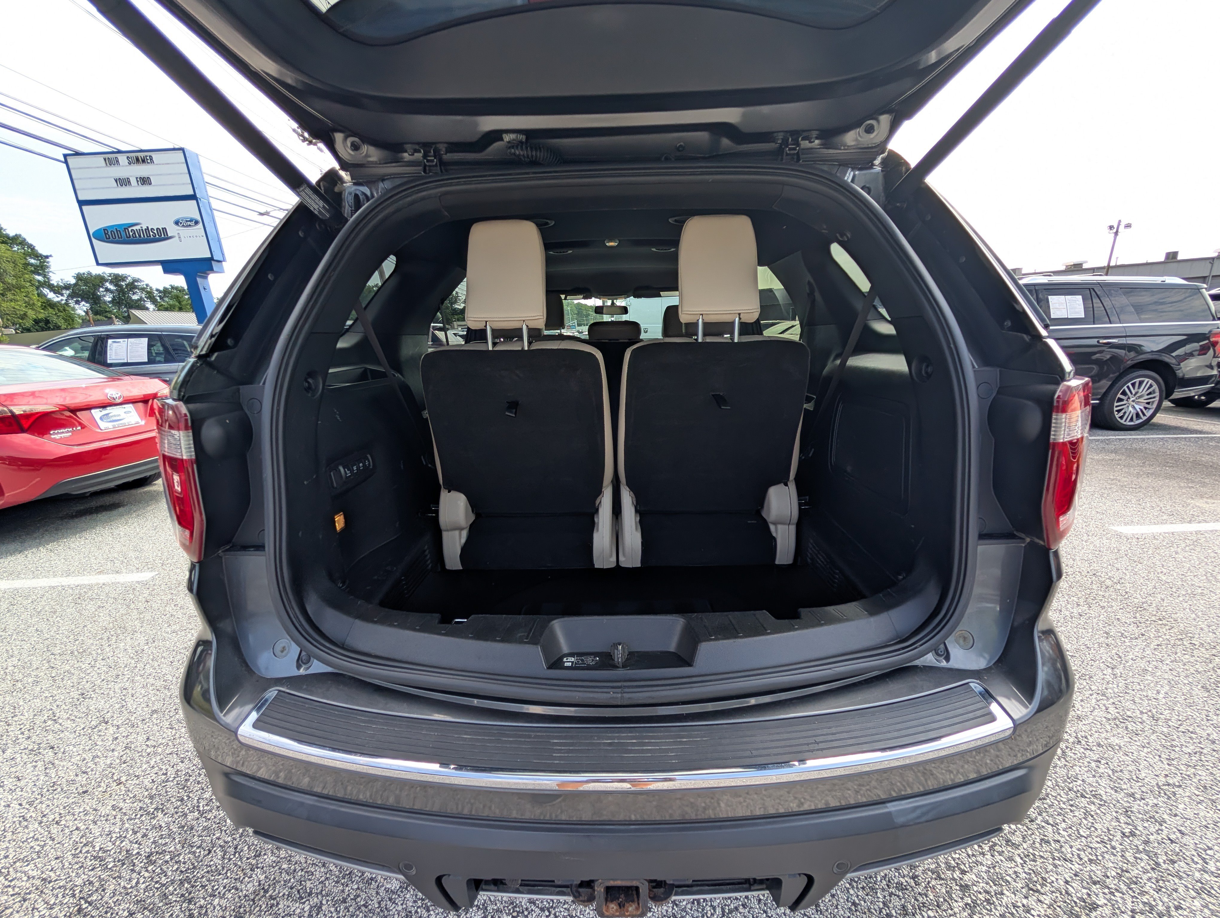 Certified 2019 Ford Explorer Limited w/ Class III Trailer Tow Package AWD/4WD image 15