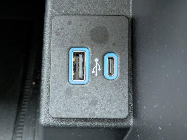 Certified 2023 Ford Edge Titanium w/ Class II Trailer Tow Package image 22