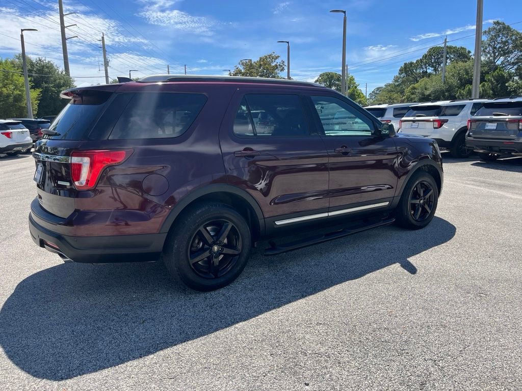 Certified 2018 Ford Explorer XLT FWD image 6