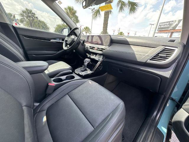 Used 2025 Kia Seltos EX AWD/4WD image 24
