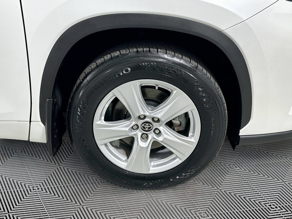 Used 2023 Toyota Highlander L AWD/4WD image 23