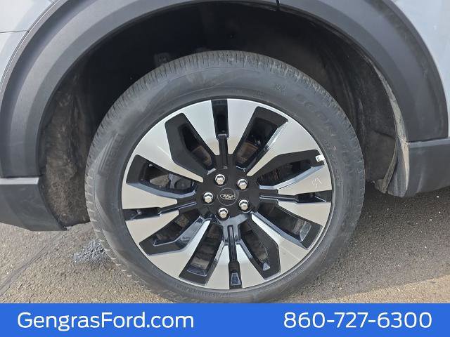 Certified 2025 Ford Explorer Platinum w/ LUX Leather Package AWD/4WD image 11