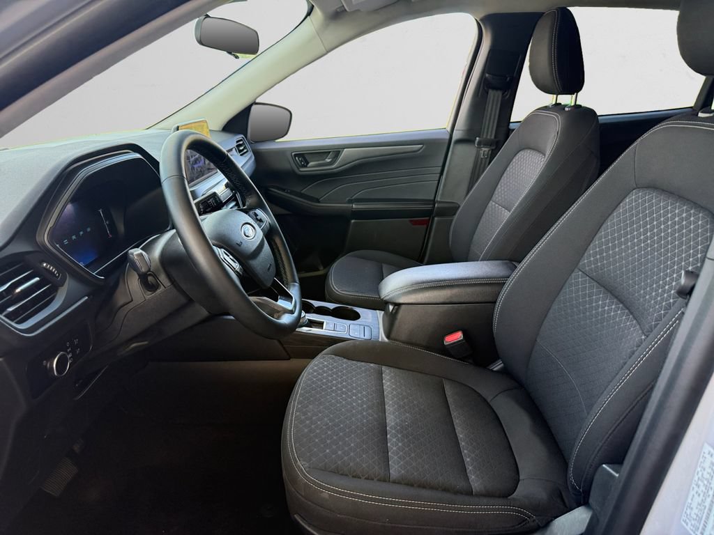 Certified 2025 Ford Escape Active w/ Cold Weather Package FWD image 13