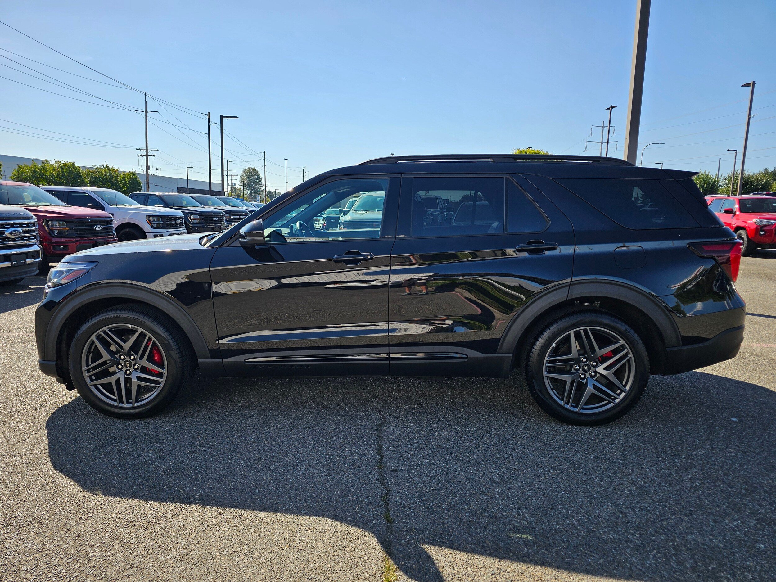 Certified 2025 Ford Explorer ST w/ Sun And Sound Package AWD/4WD image 8