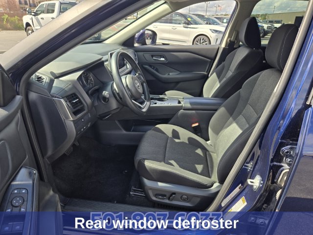 Used 2024 Nissan Rogue SV FWD image 9