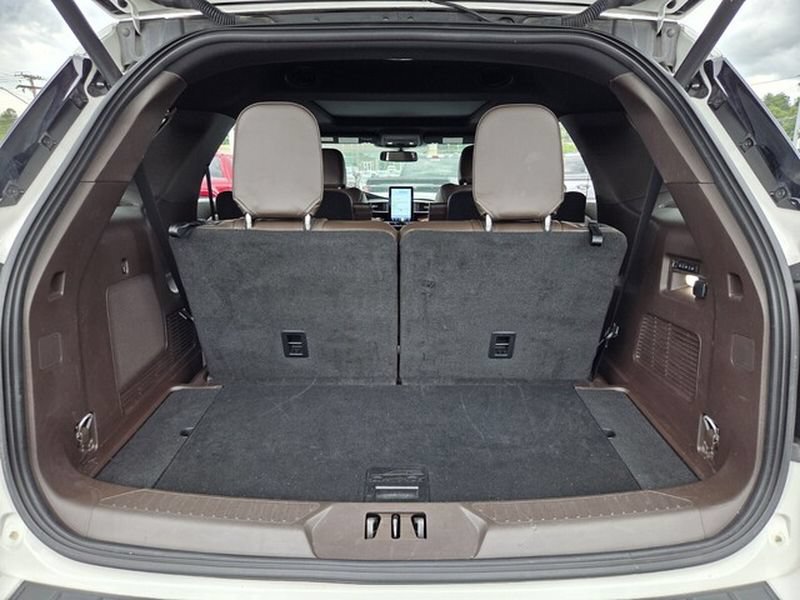Certified 2023 Ford Explorer King Ranch w/ Technology Package AWD/4WD image 18