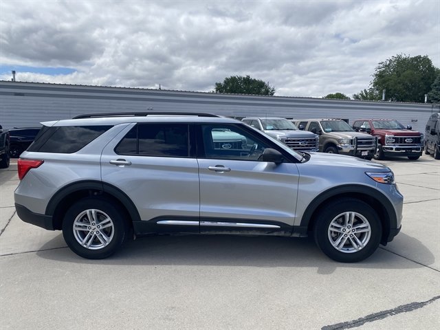 Certified 2024 Ford Explorer XLT w/ Equipment Group 202A AWD/4WD image 4