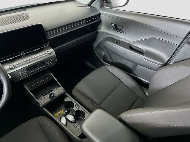 Used 2025 Hyundai Kona SEL FWD image 11