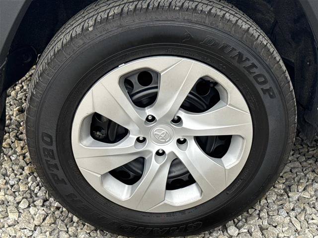 Used 2025 Toyota RAV4 LE AWD/4WD image 4