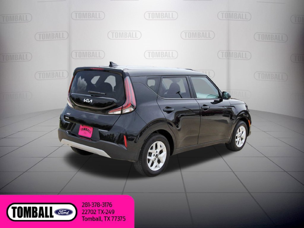 Used 2025 Kia Soul LX w/ LX Technology Package FWD image 7