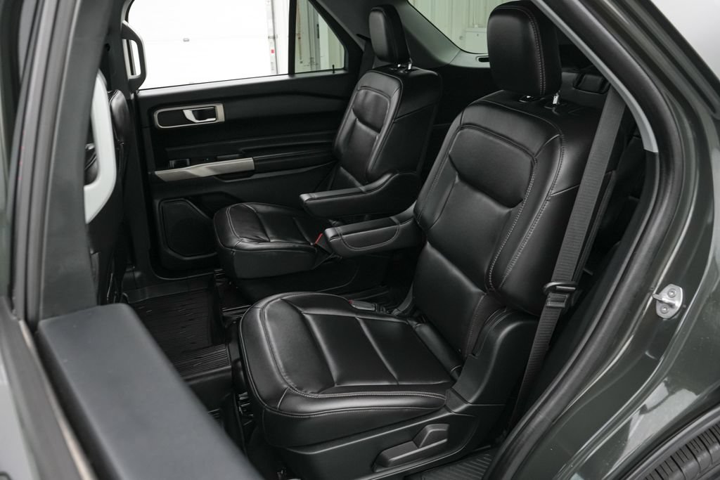 Certified 2023 Ford Explorer XLT w/ Equipment Group 202A AWD/4WD image 18