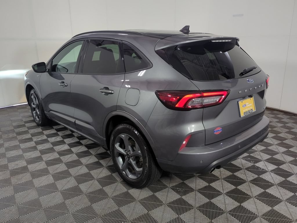 Certified 2023 Ford Escape ST-Line w/ Tech Pack #1 AWD/4WD image 8