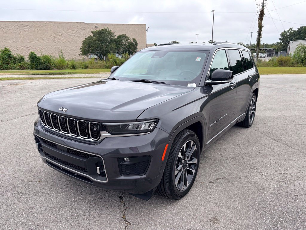 Used 2022 Jeep Grand Cherokee L Overland w/ Advanced Protech Group III AWD/4WD image 6