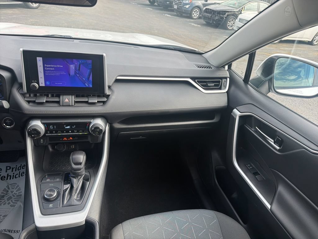 Used 2023 Toyota RAV4 XLE AWD/4WD image 18