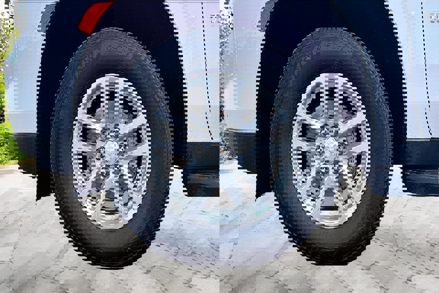 Used 2024 Chevrolet Tahoe LS image 9