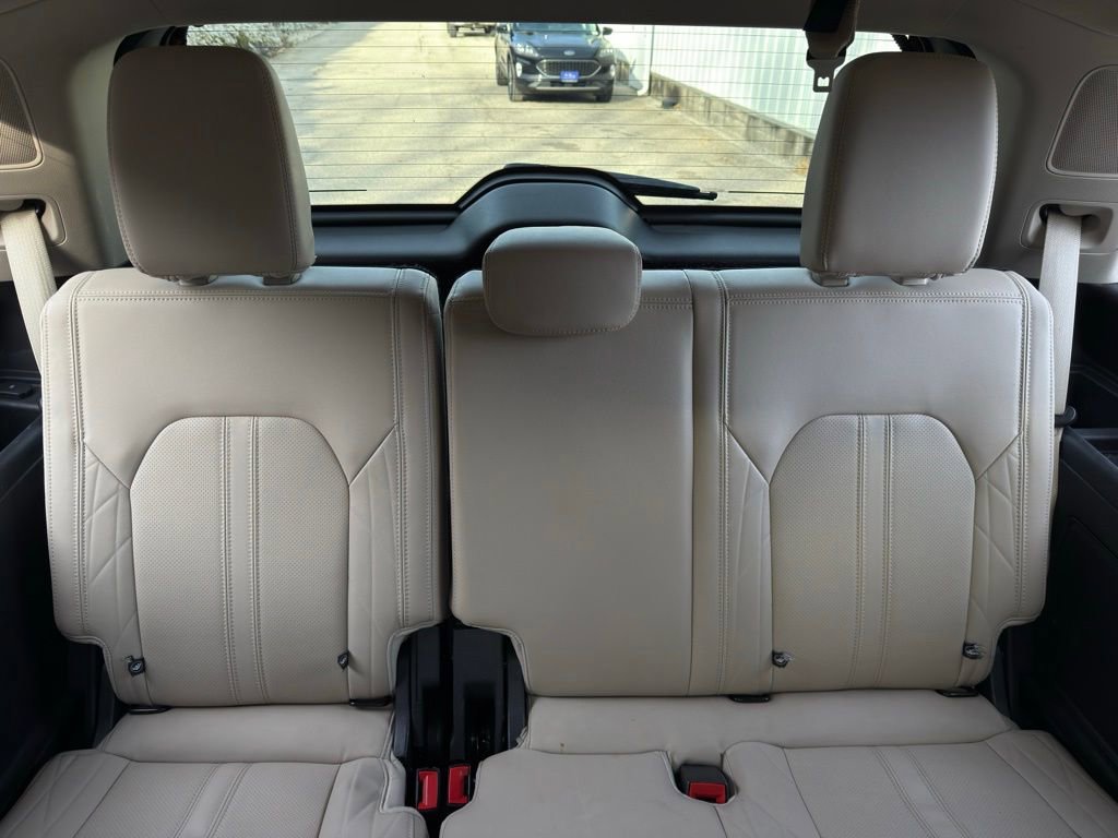 Certified 2023 Ford Expedition Platinum image 11
