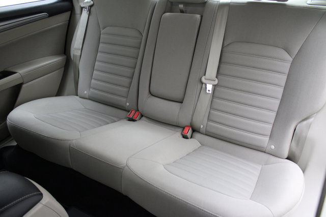 Certified 2018 Ford Fusion SE FWD image 11