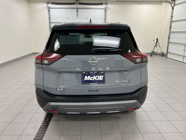 Used 2023 Nissan Rogue SL w/ SL Premium Package image 2