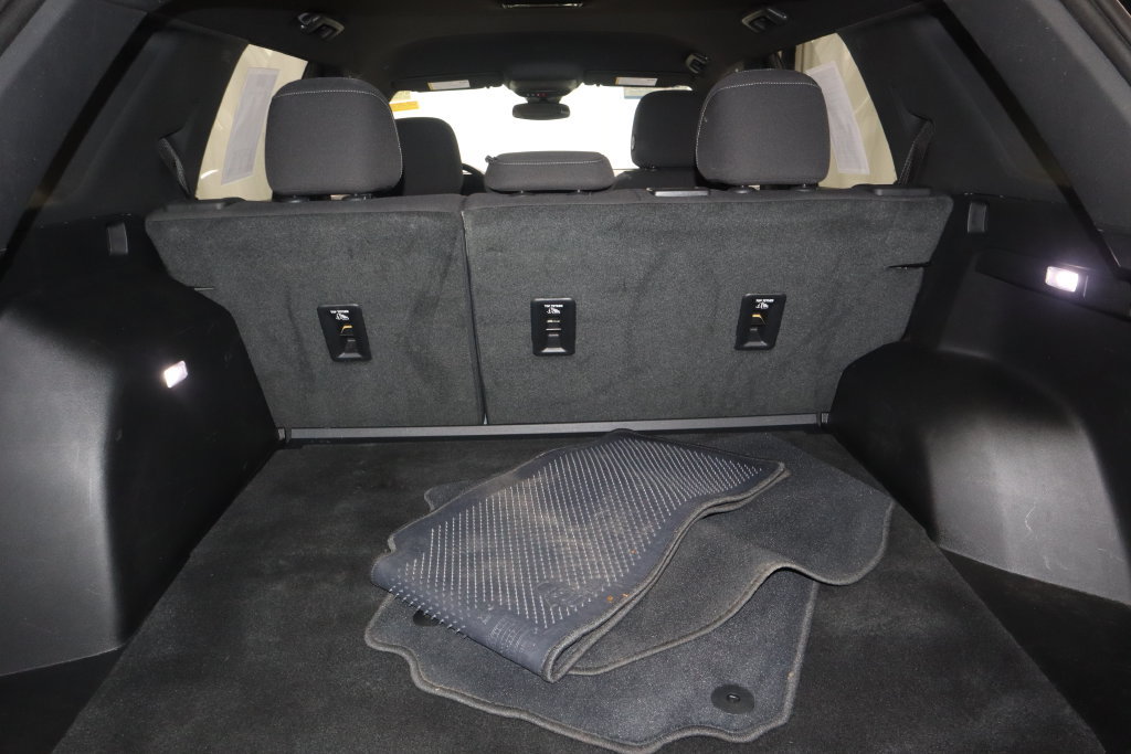 Used 2025 Chevrolet Equinox LT FWD image 11