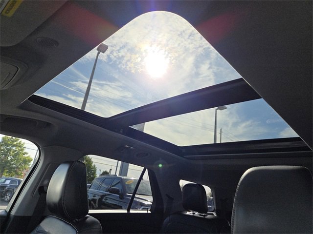 Certified 2021 Ford Explorer XLT w/ Equipment Group 202A image 10