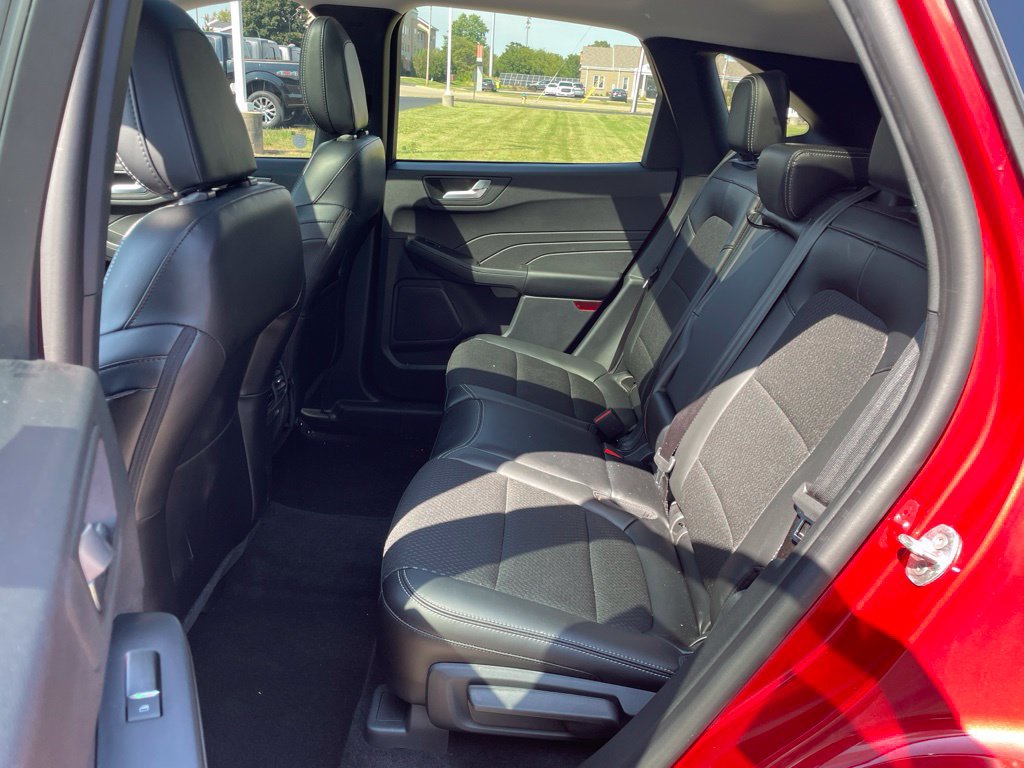 Certified 2025 Ford Escape SE FWD image 11
