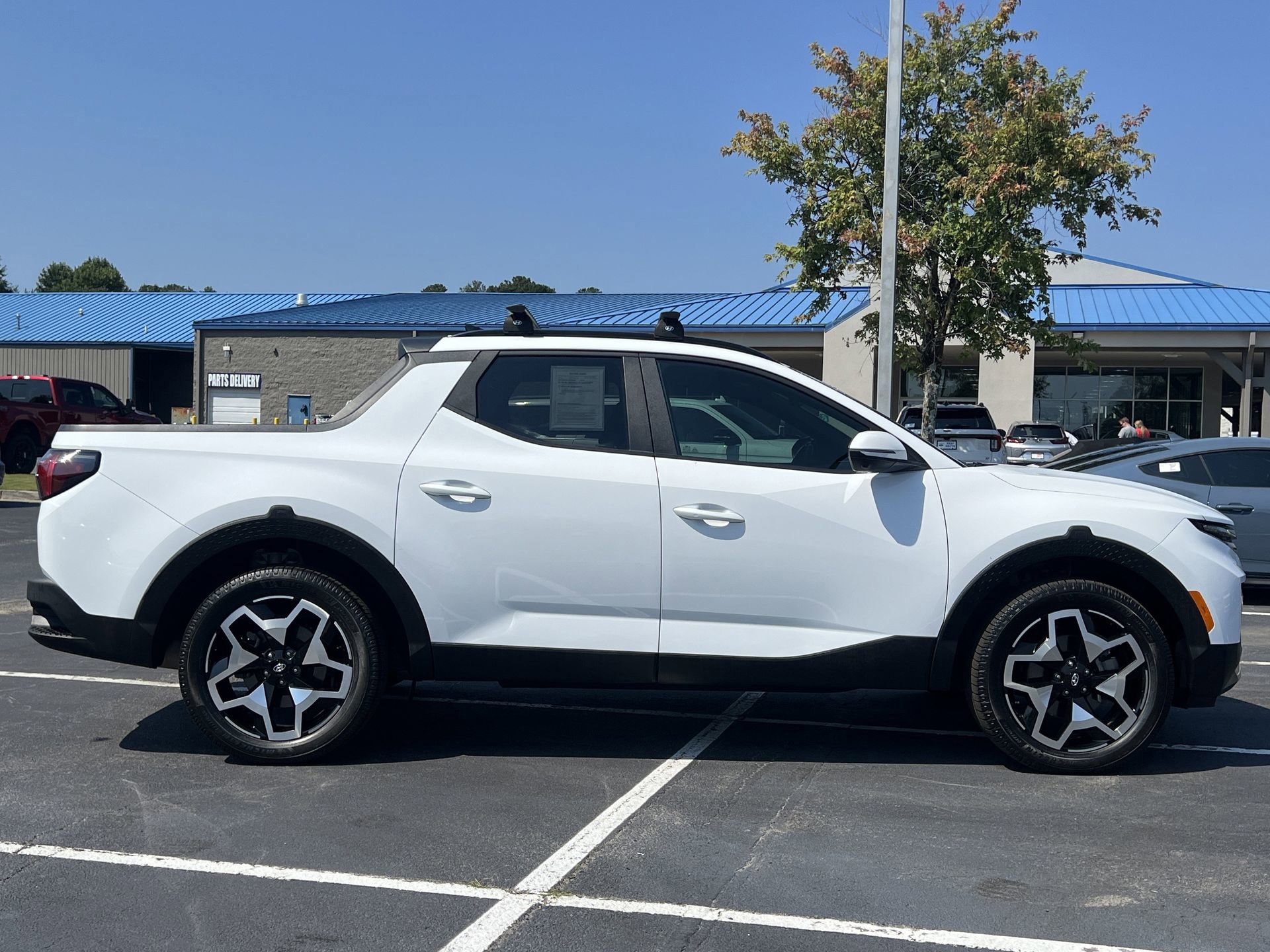 Used 2022 Hyundai Santa Cruz Limited image 2