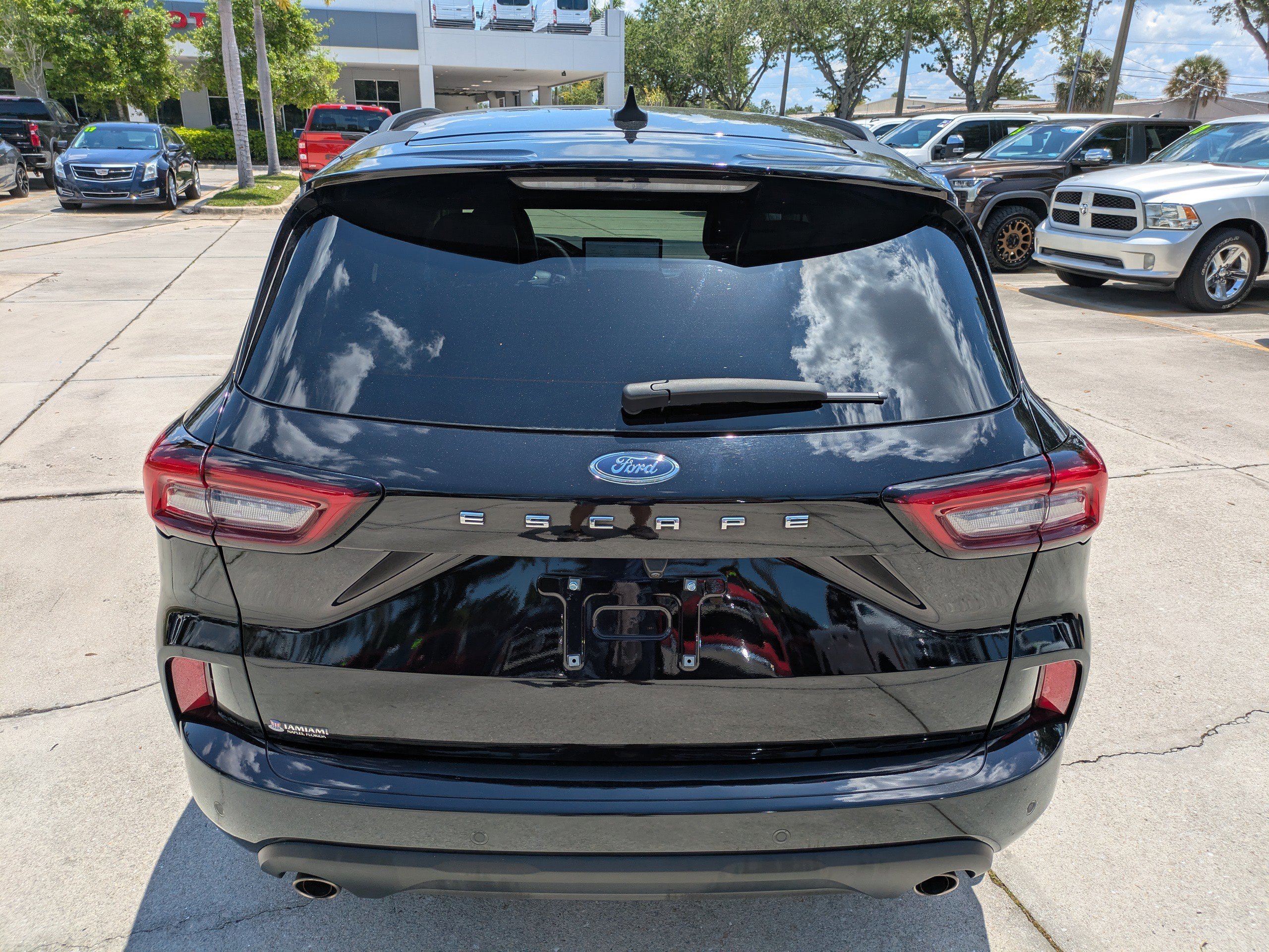 Certified 2023 Ford Escape ST-Line w/ Tech Pack #1 FWD image 5