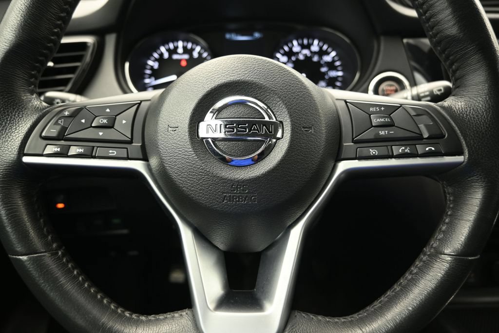 Used 2017 Nissan Rogue SV w/ Midnight Edition Package AWD/4WD image 27